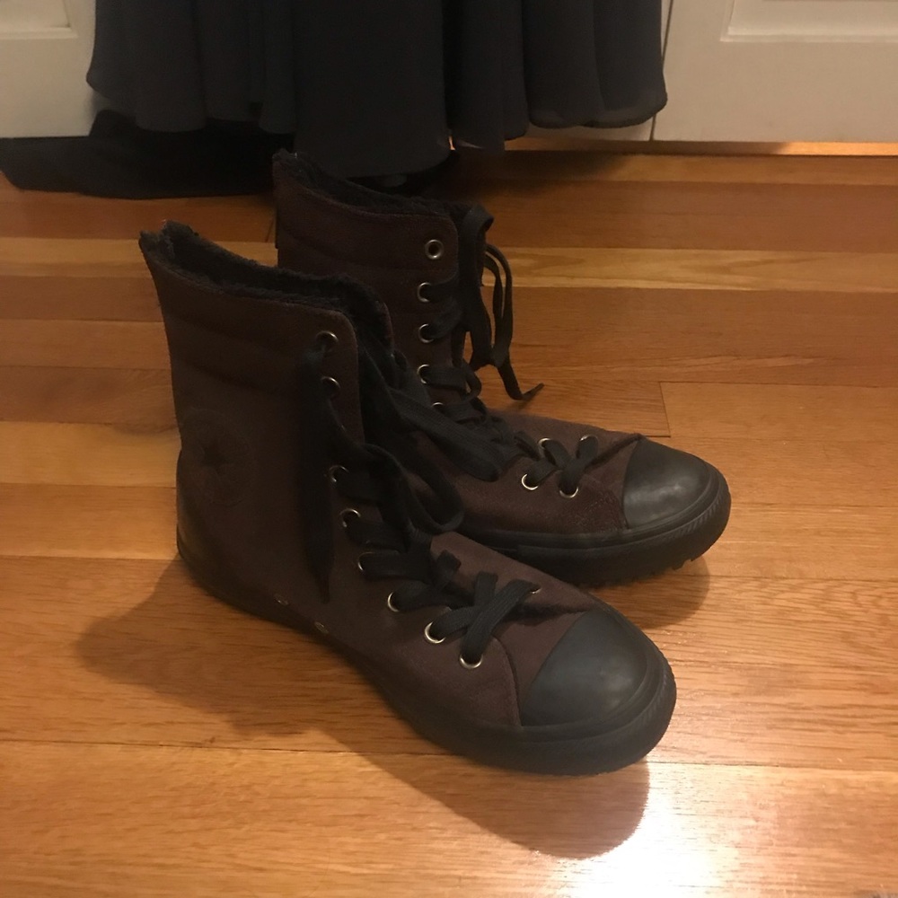 Converse boots lined with fur